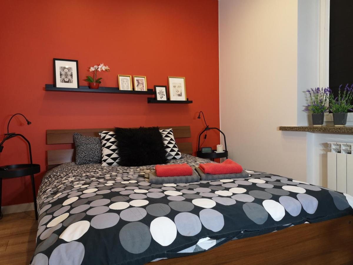 Red Rose Apartament -Parking -Taras- Faktura Vat 凯尔采 外观 照片